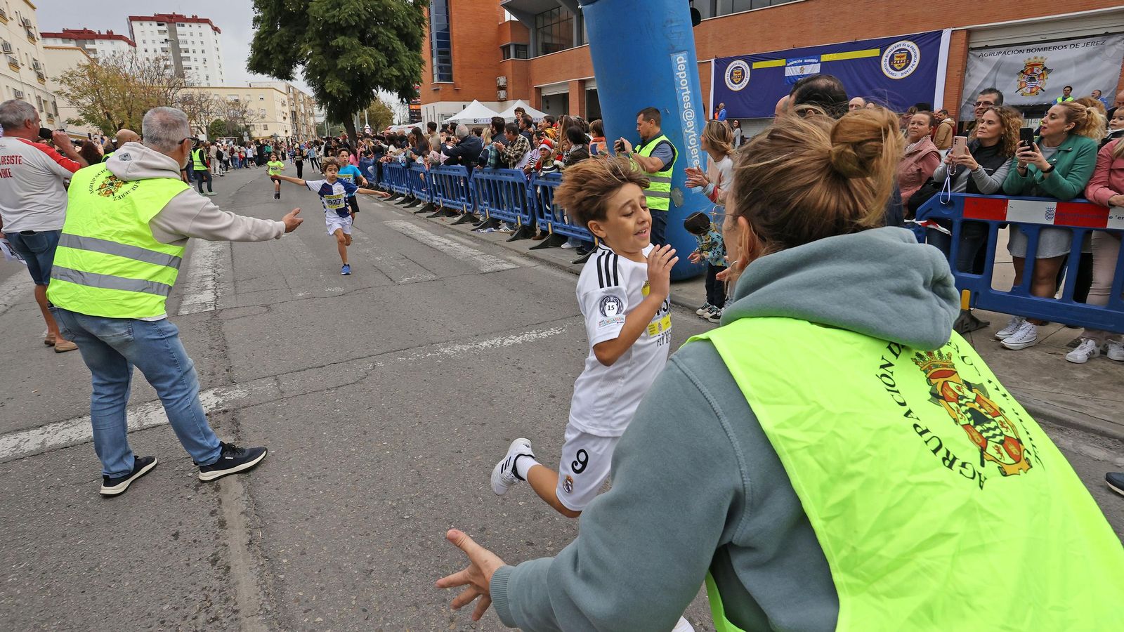 Búscate en la 4ª carrera infantil benéfica Bomberos de Jerez 2024
