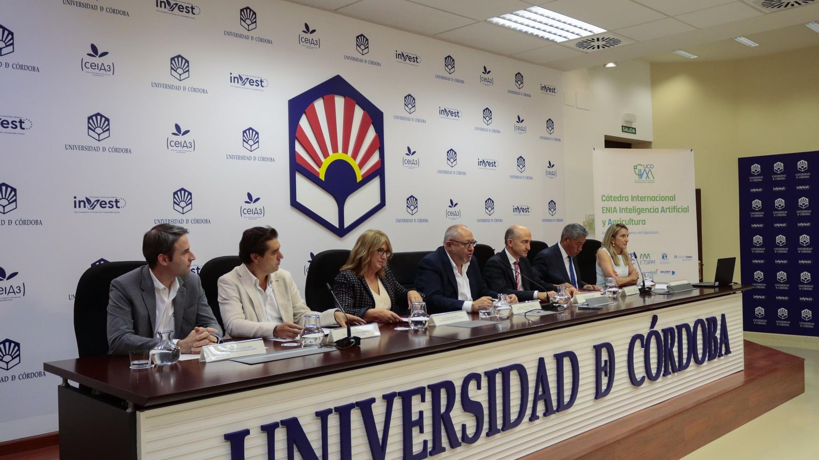 Abel Francisco Paz, Francisco Adame, Ana María López, Manuel Torralbo, José Luis Molina, Miguel Ángel Naranjo y Rosa Gallego durante la presentación de la Cátedra ENIA. Abel Francisco Paz, Francisco Adame, Ana María López, Manuel Torralbo, José Luis Molina, Miguel Ángel Naranjo y Rosa Gallego durante la presentación de la Cátedra ENIA.
