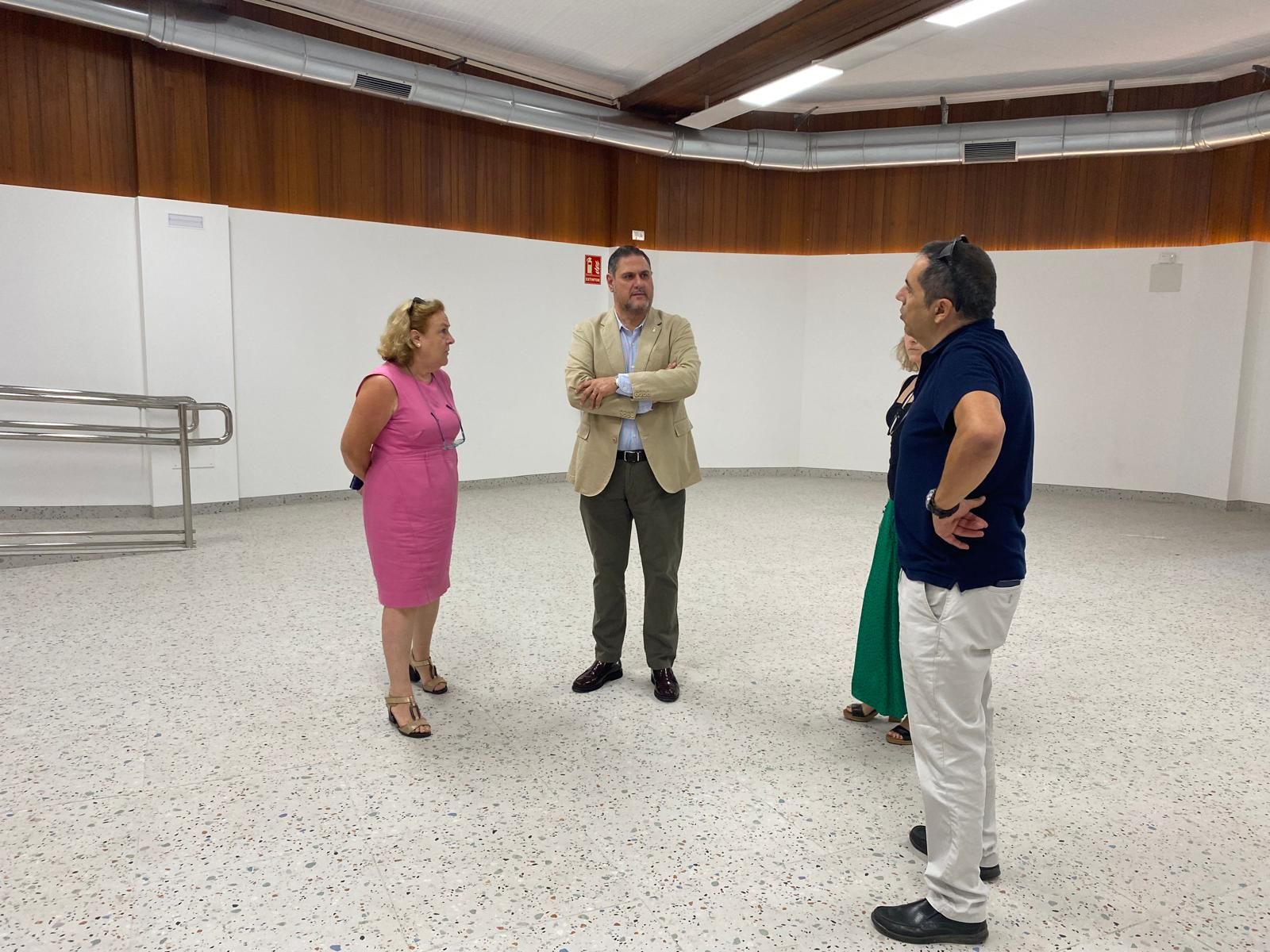 Delegado territorial de Desarrollo Educativo y FP, Francisco Alonso Martínez, en el salón de actos Rosa Relaño
