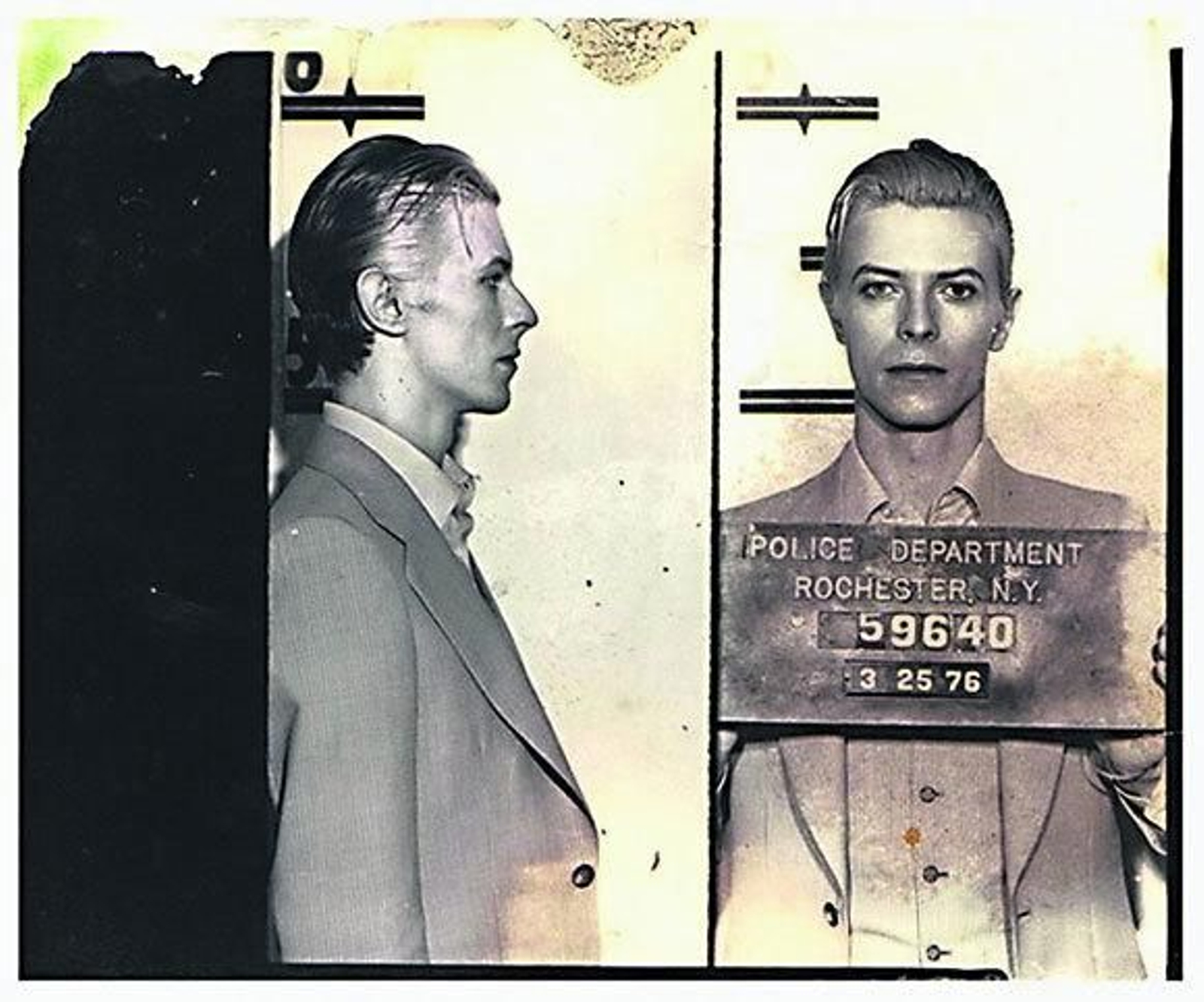 La ficha policial del artista británico, en 1976. La ficha policial del artista británico, en 1976.