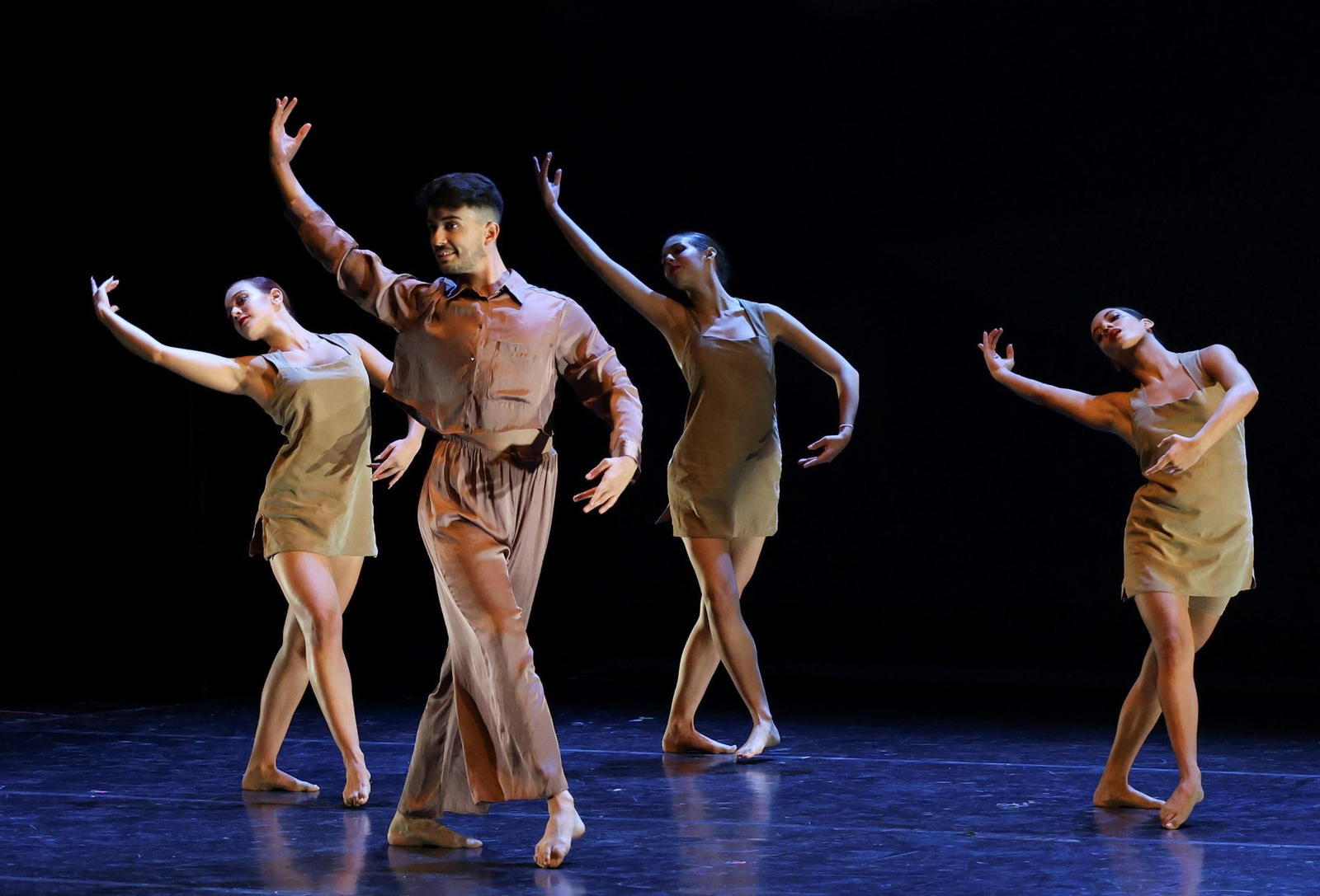 La danza alza el vuelo en el Conservatorio Ángel Pericet de Málaga, en imágenes