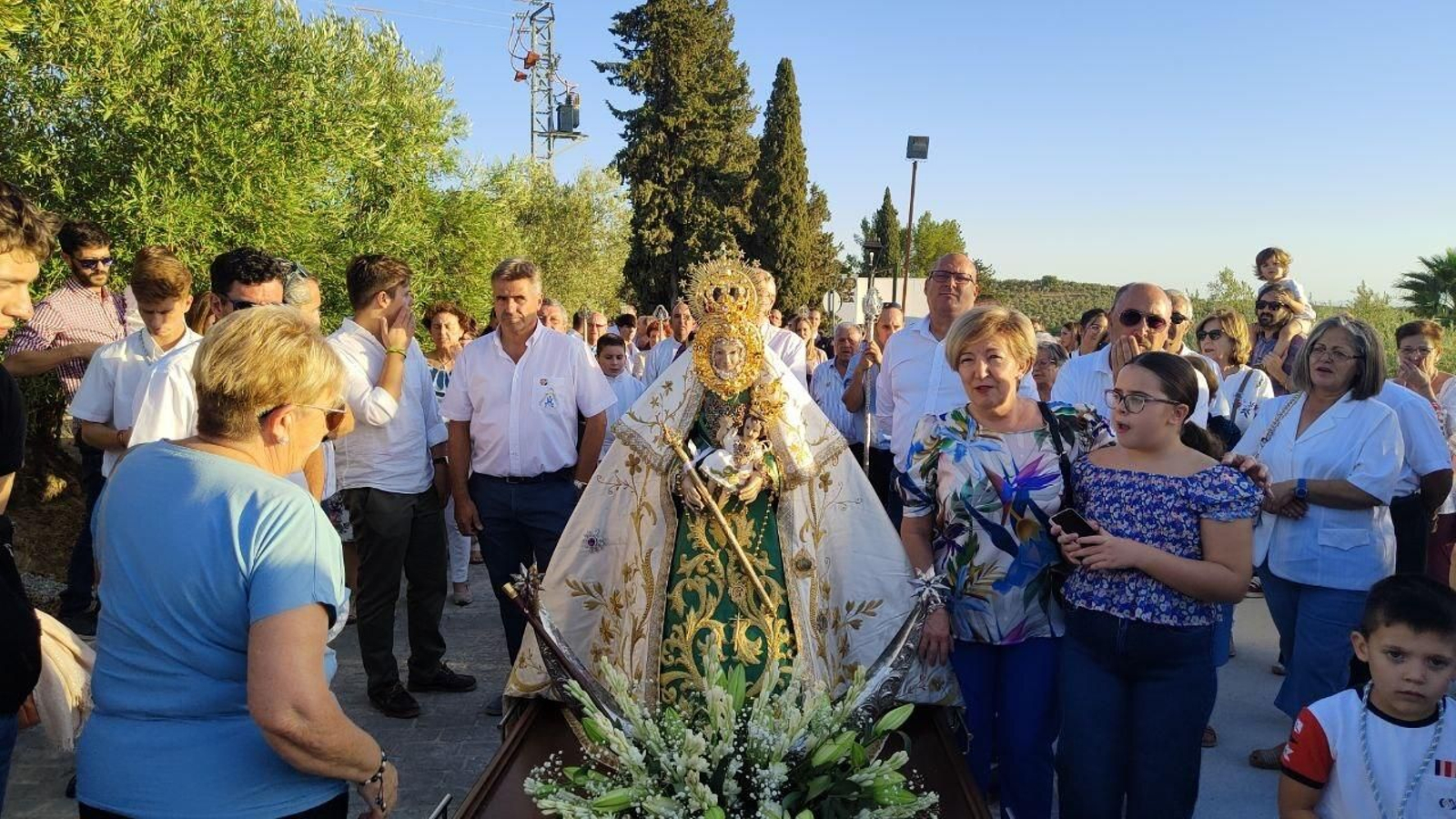 Santaella celebra el 450 aniversario de la primera salida procesional de la Virgen del Valle, en fotografías