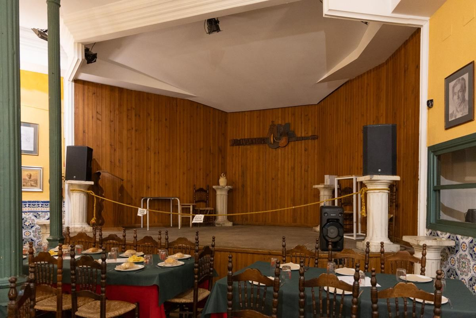 La Peña Flamenca de Jaén lleva 52 años abierta al público en la calle Maestra.