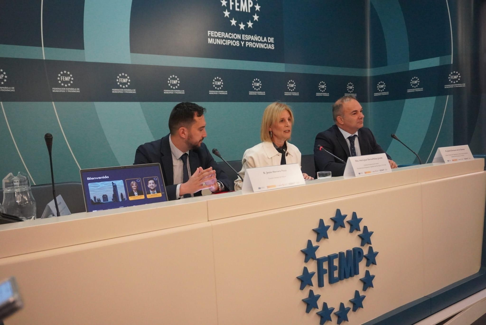 La alcaldesa de Jerez y presidenta de la FEMP, María José García-Pelayo, ha inaugurado este miércoles una jornada de trabajo de la iniciativa EDINT.