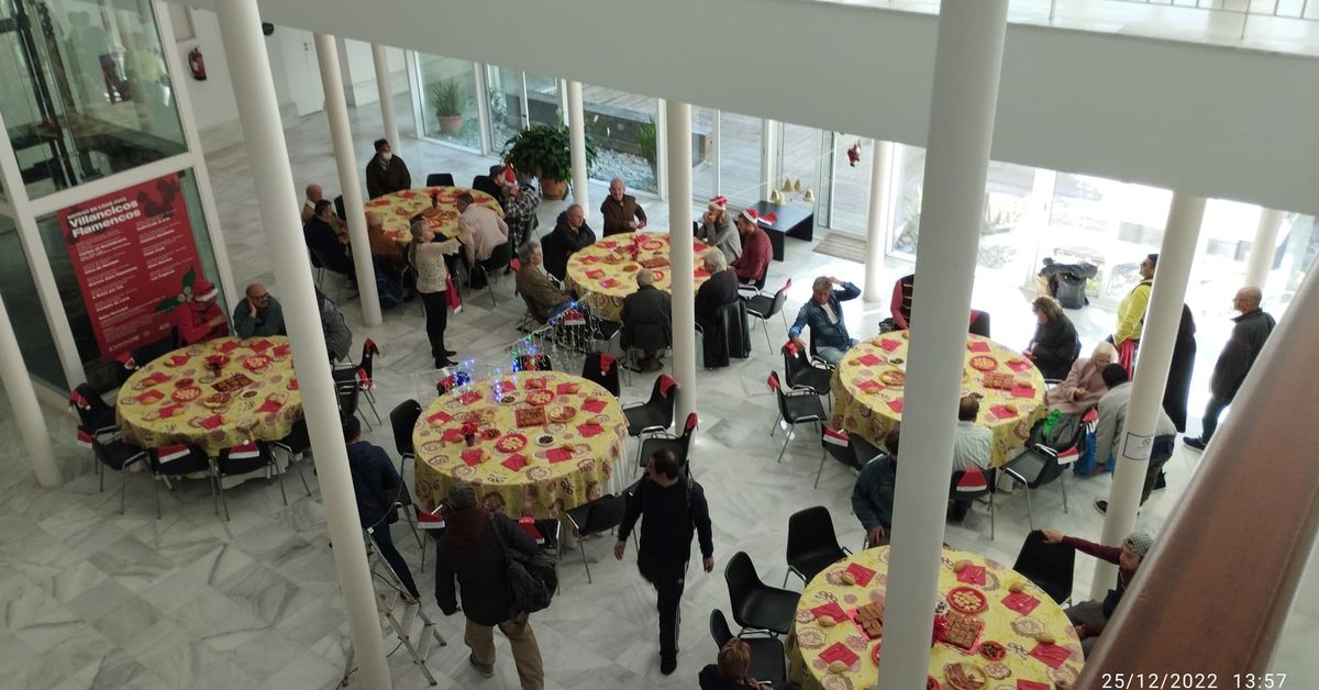 Despertares celebra su IV Almuerzo de Navidad en Cádiz para personas solas o sin hogar