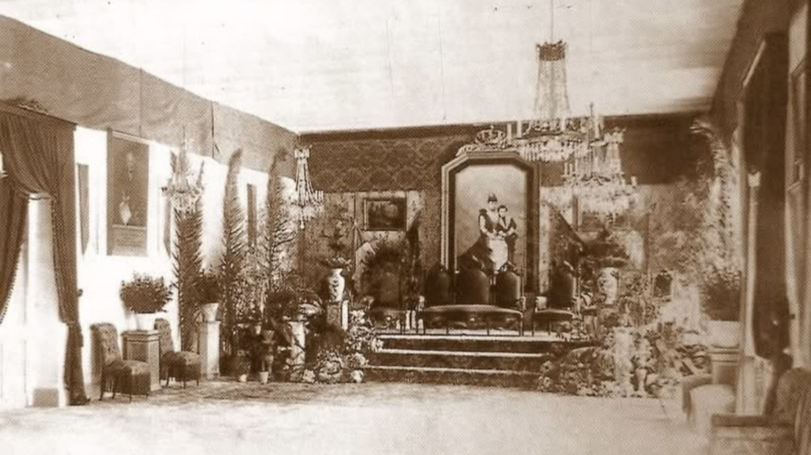 Salón de actos del colegio de los marianistas en la Porvera.