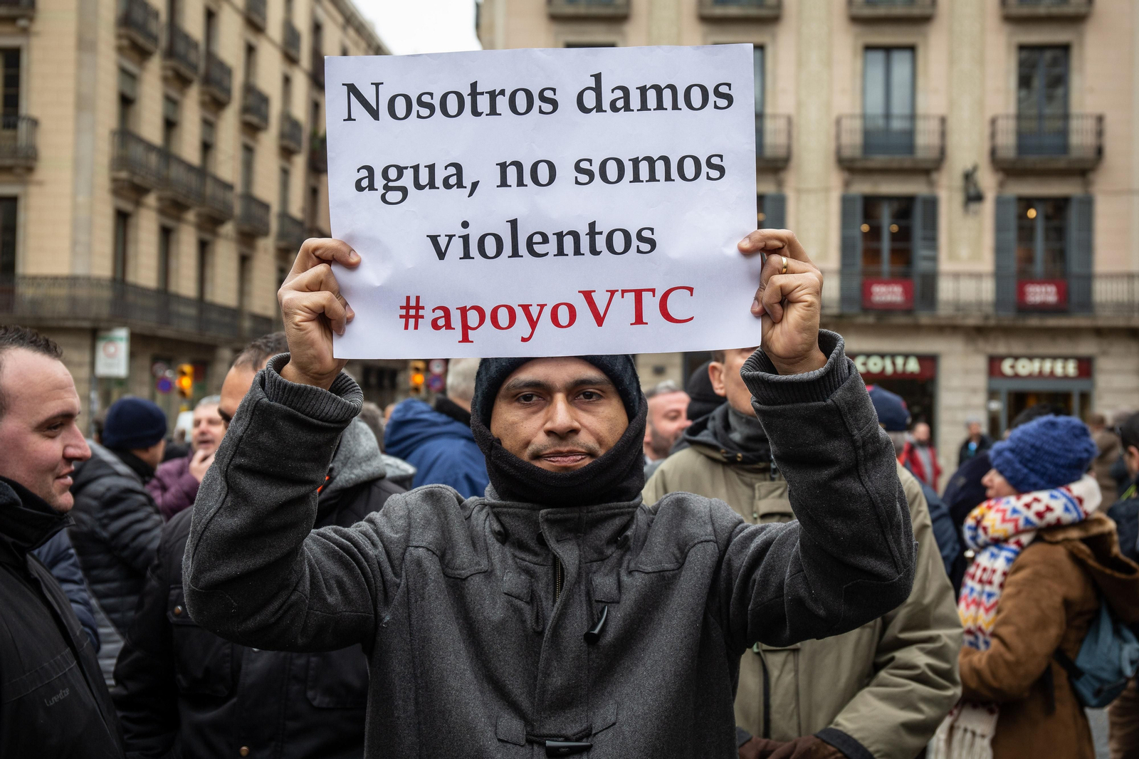 Conductores de VTC protestan en Barcelona. Conductores de VTC protestan en Barcelona.