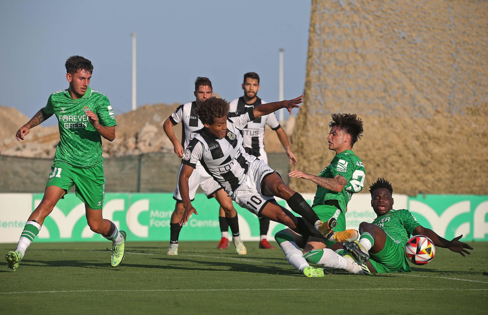Las mejores fotos del Balona - Betis Deportivo en el nuevo estadio Ciudad de La Línea