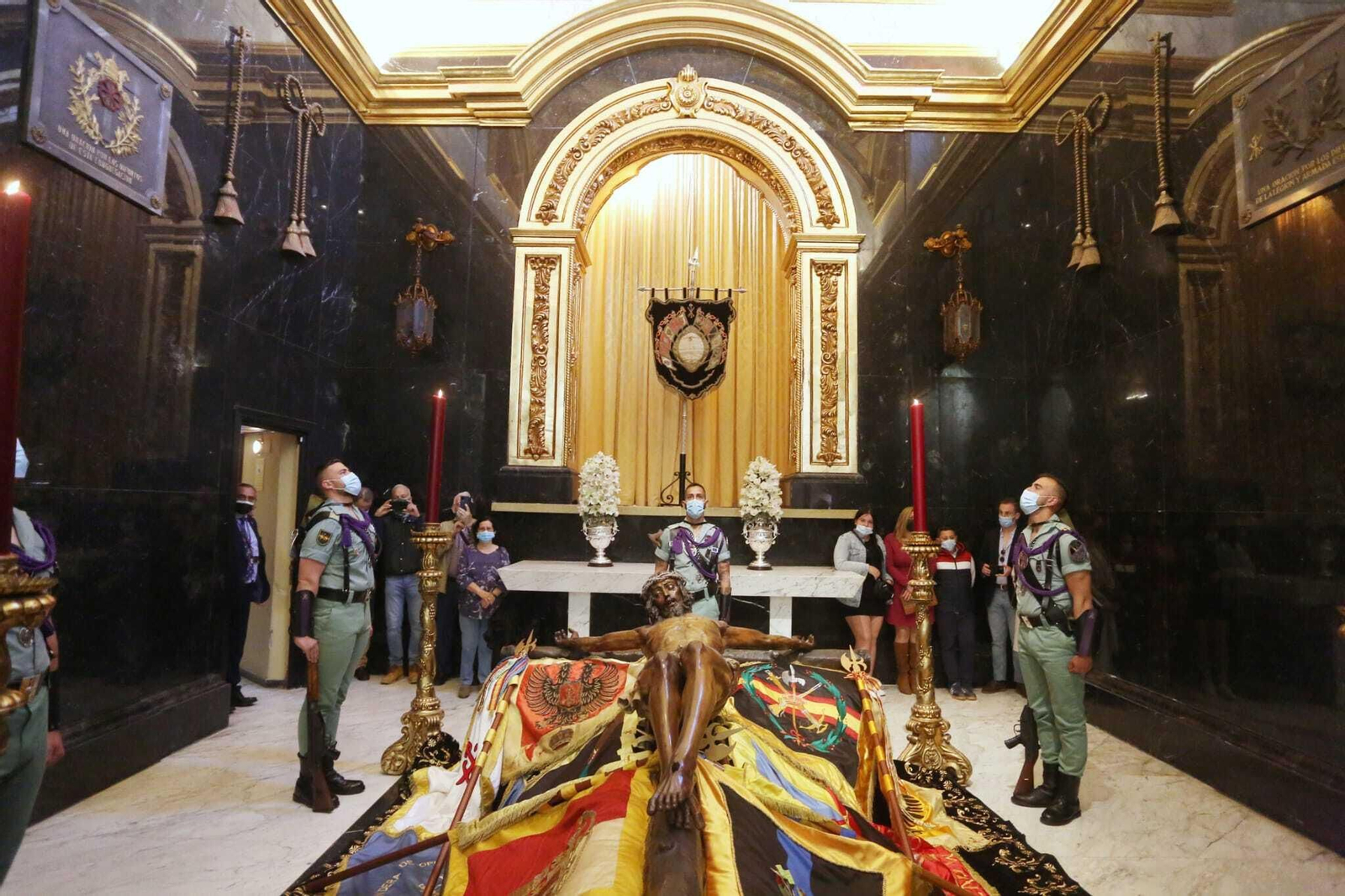 La guardia de los legionarios al Cristo de Mena en Málaga