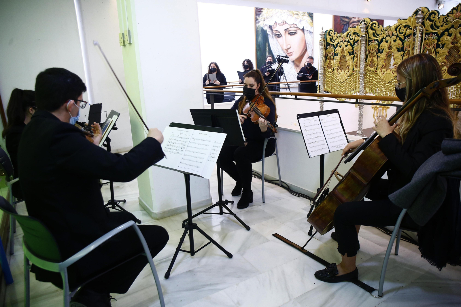 Las fotos del Lunes Santo en Málaga: la devoción en el barrio de La Trinidad