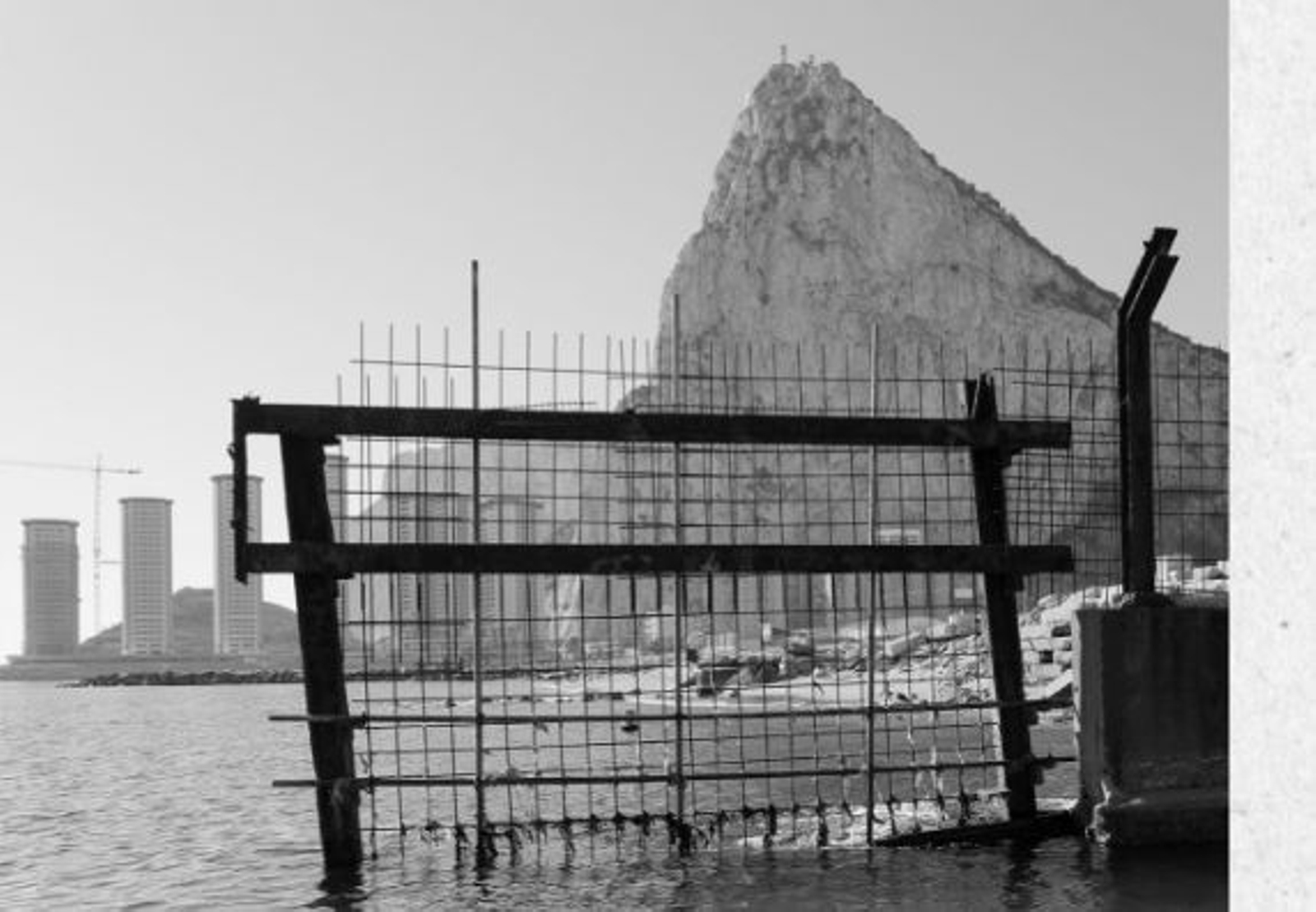 Imagen de Gibraltar con la verja