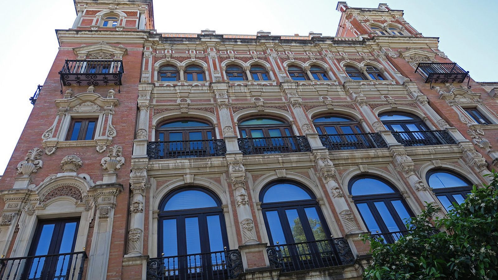 El edifico de Telefónica de Plaza Nueva