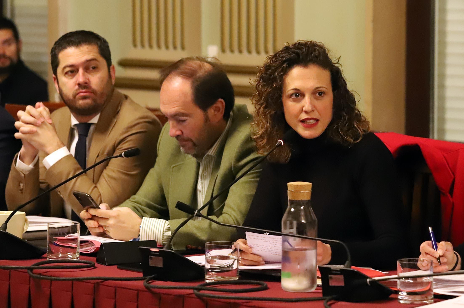 Imágenes del pleno del Ayuntamiento de Huelva