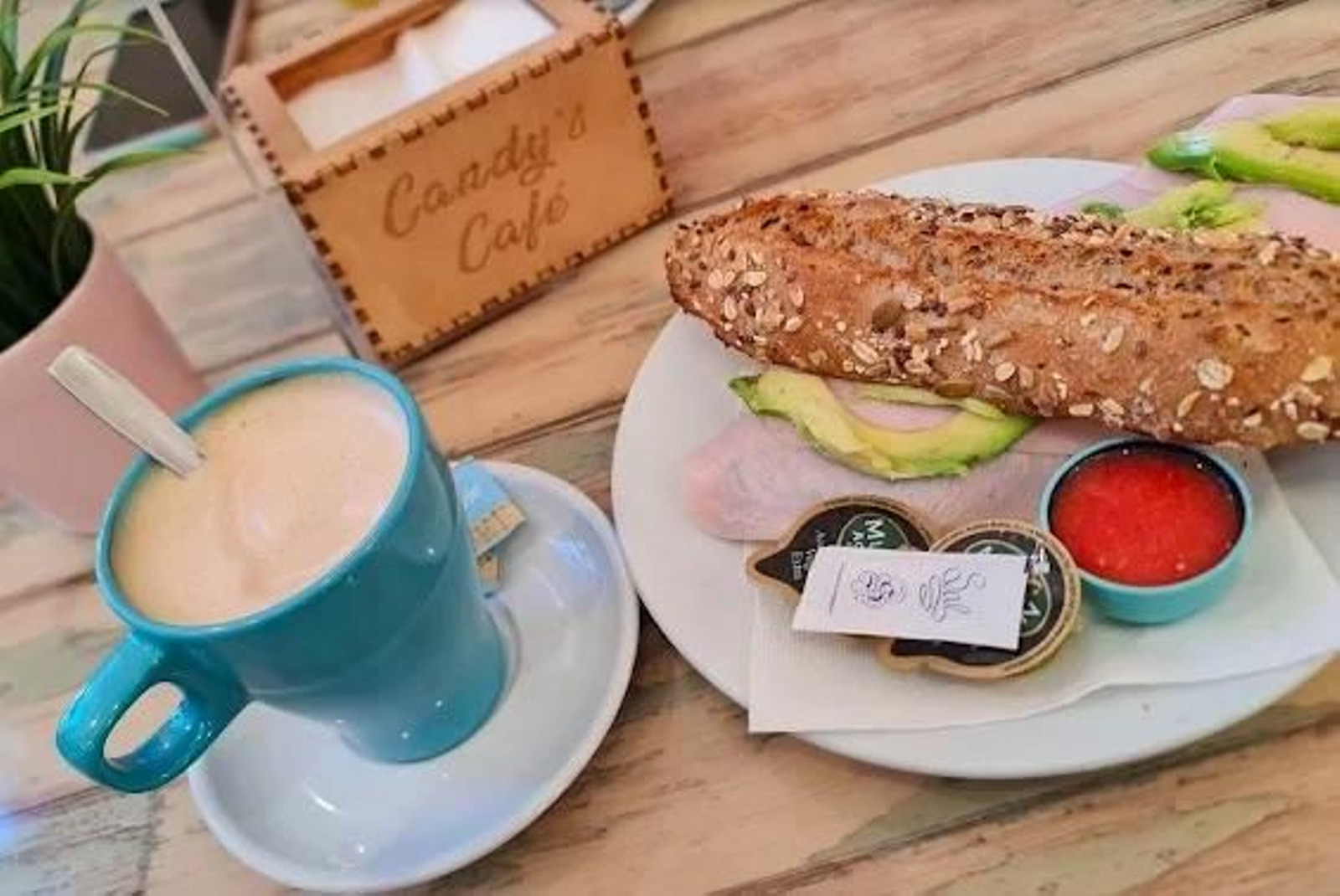 Candy's Cafe