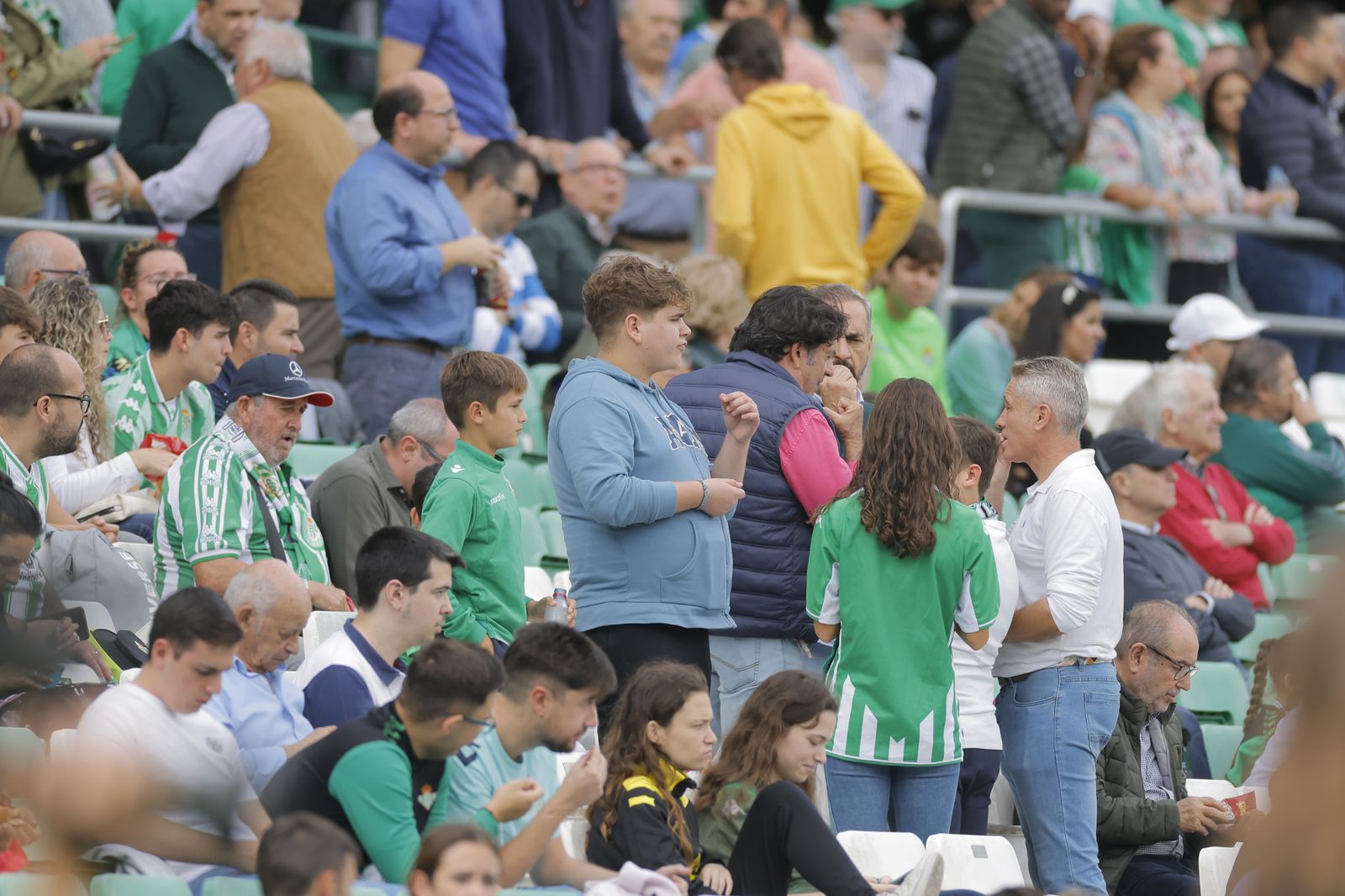 Búscate en las fotos del Betis-Osasuna