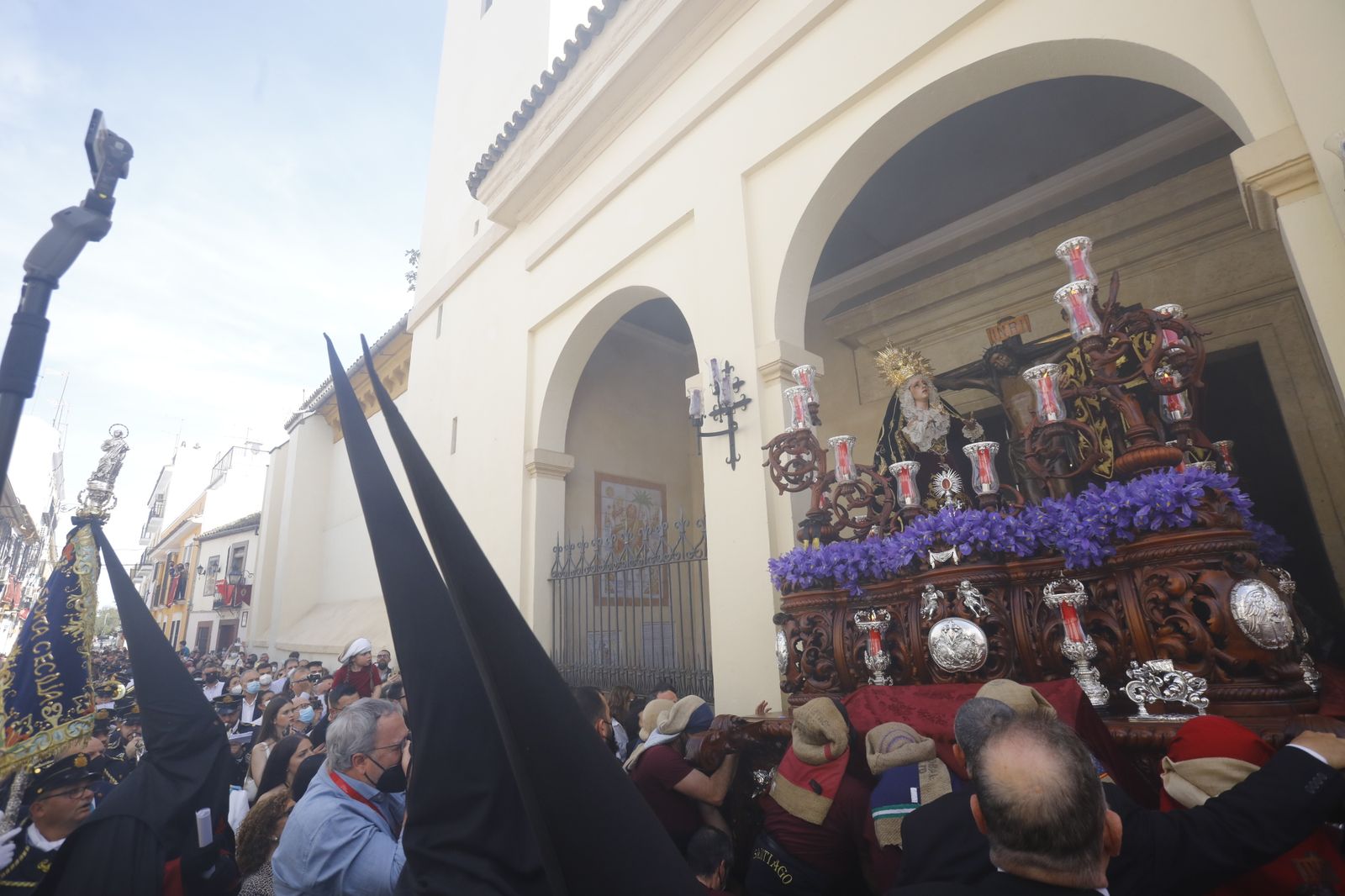 Domingo de Ramos en Córdoba: La procesión de Las Penas de Santiago, en imágenes