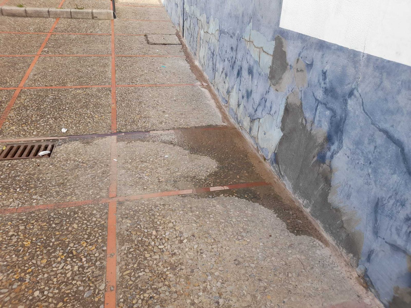 Filtraciones en la barriada Olmo.