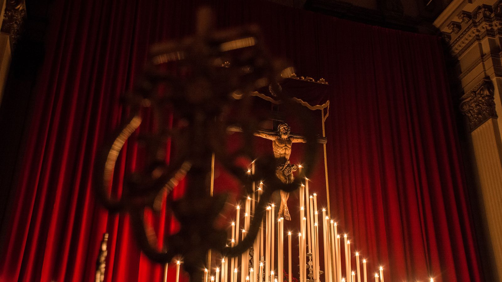 El Santísimo Cristo de la Sed en su altar de quinario