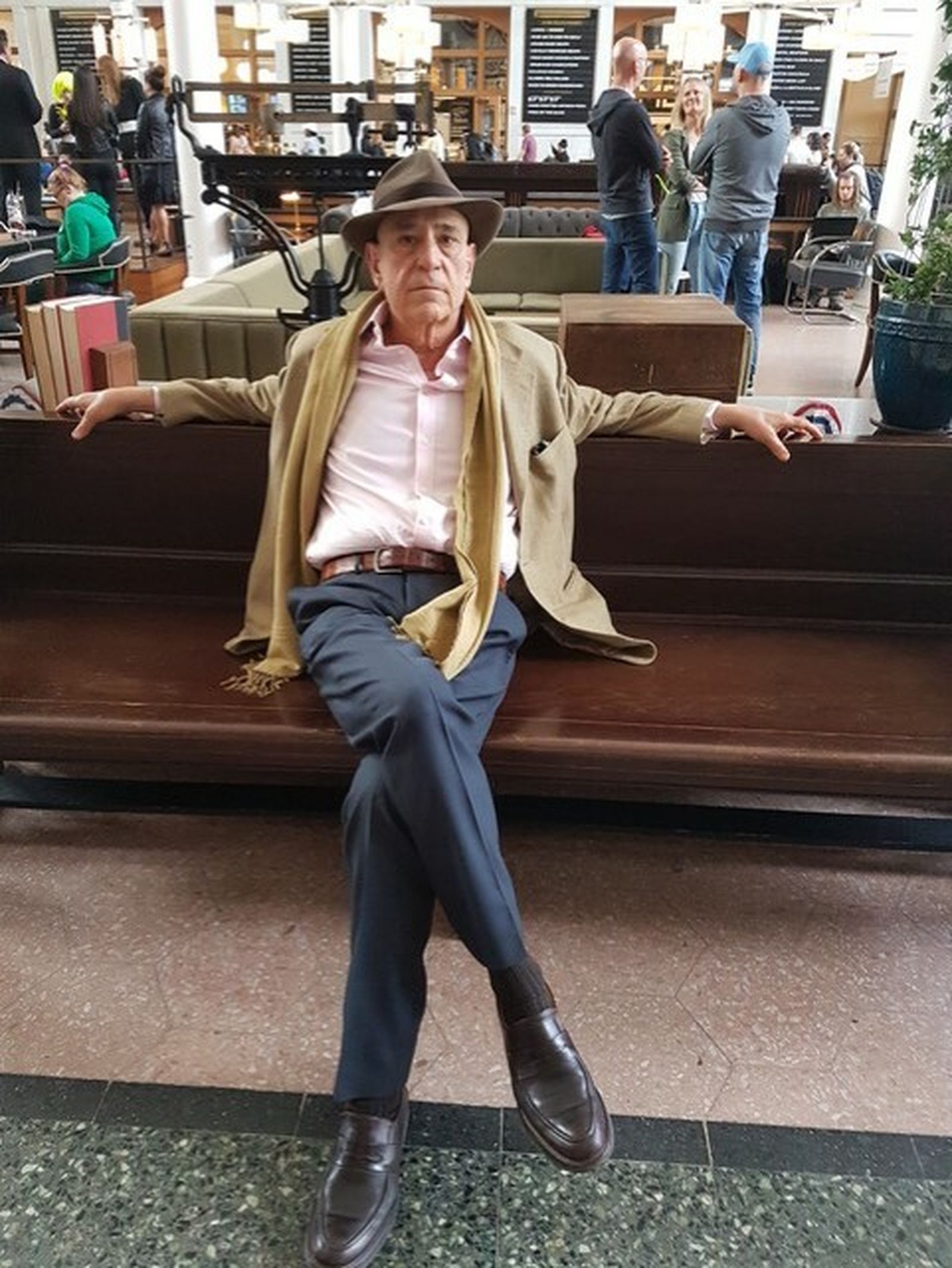 El escritor y diplomático Federico Palomera Güez.