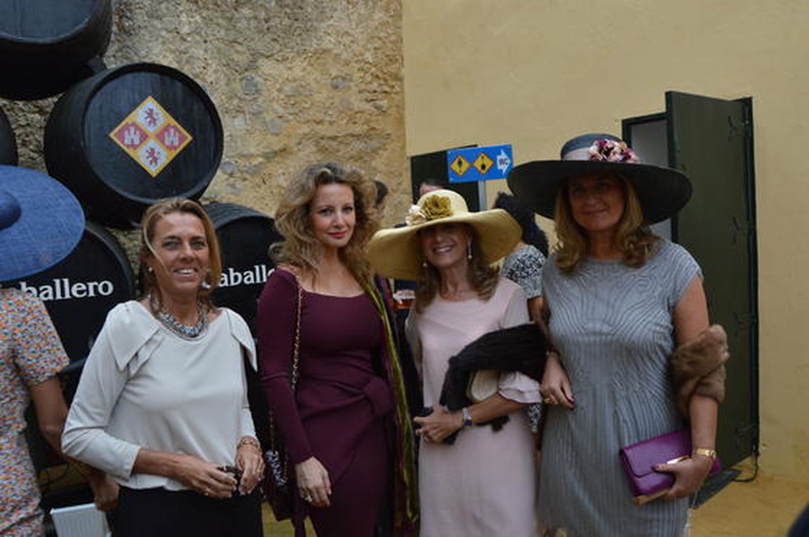 Begoña Aranda, Marita Rufino y las hermanas Inma y Elda Castro Blázquez, durante el aperitivo.

Foto: Ignacio Casas de Ciria