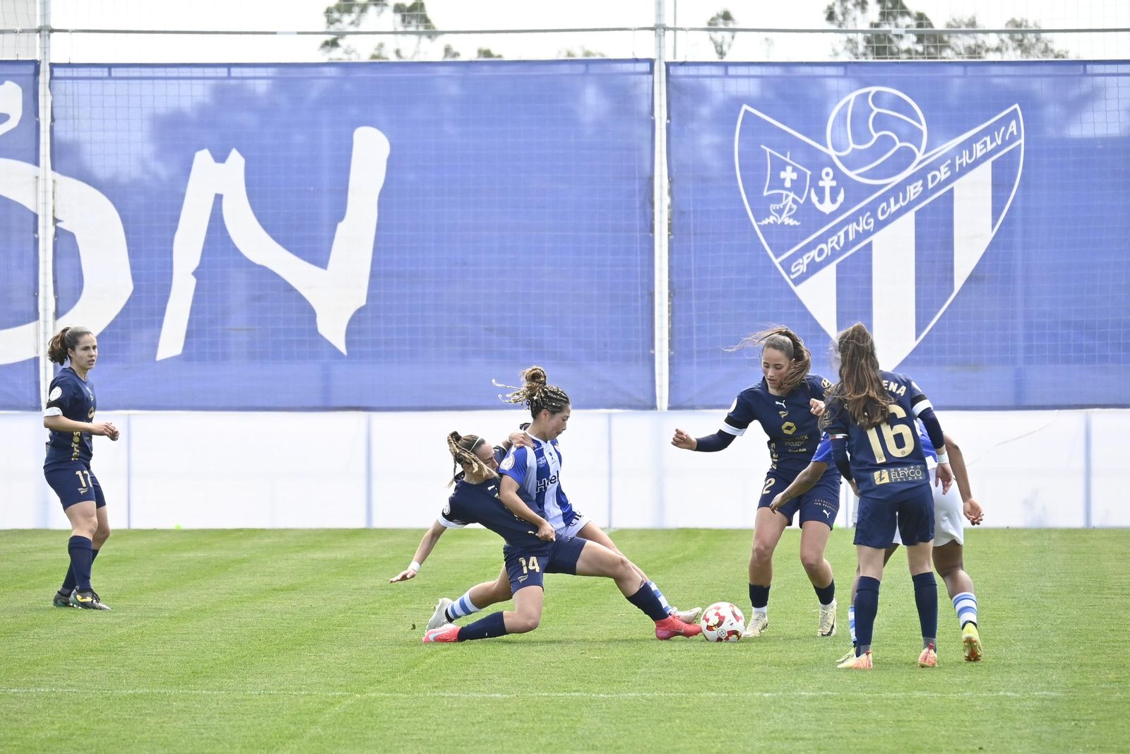 Imágenes del partido entre el Sporting de Huelva y el Alavés Fem