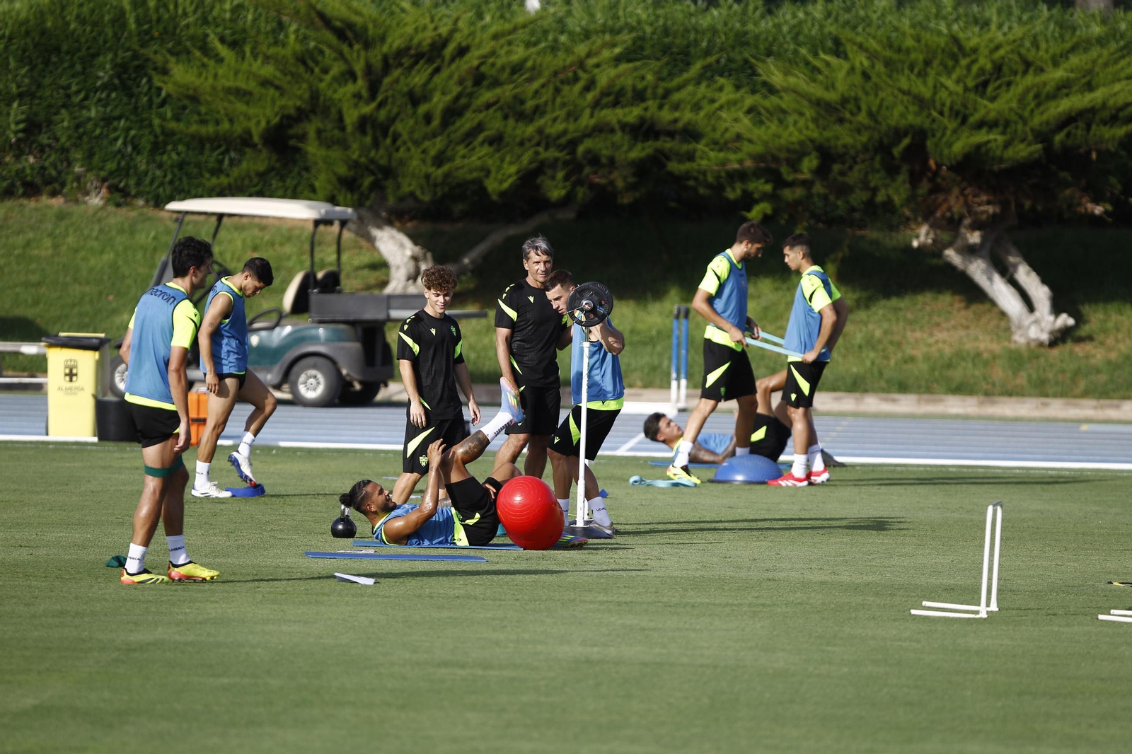 Primer entrenamiento de la Temporada 2025-2026 de la U.D. Almería, en imágenes