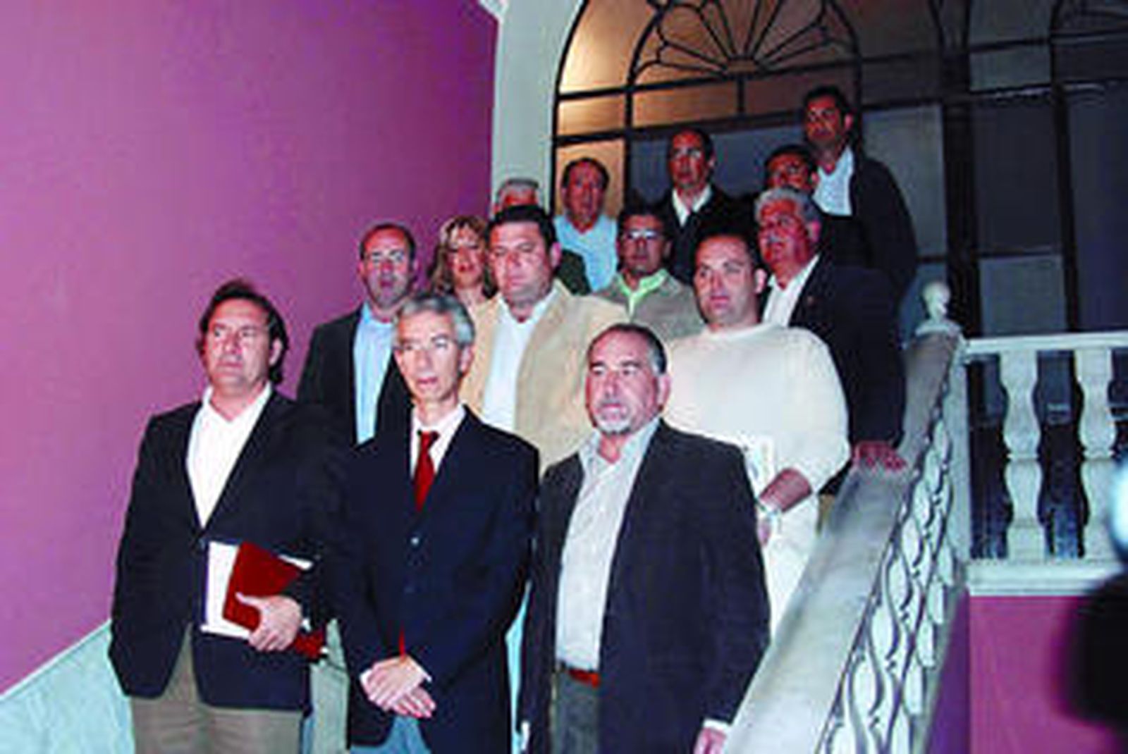 Responsables de los municipios afectados por la A-4, ayer en Utrera.