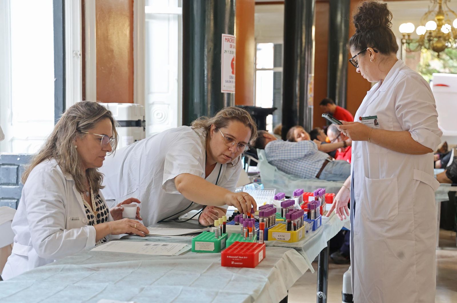Imágenes de la macrocolecta de sangre y plasma en la Casa Colón