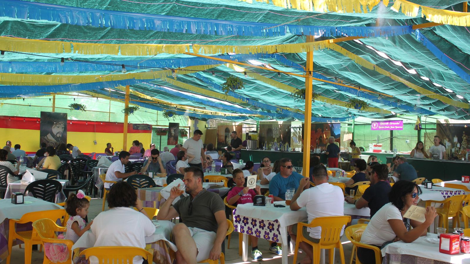 Ambiente en la Fería de Mediodía.