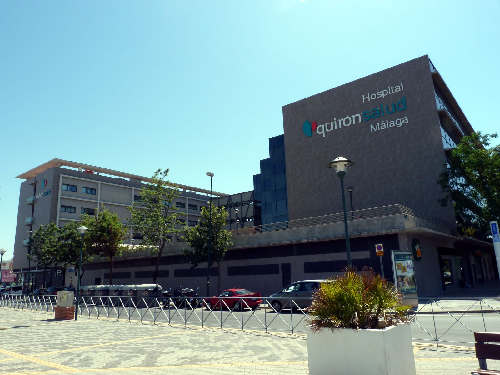Una imagen del edificio del Hospital Quirónsalud Málaga, en la barriada Parque Litoral.