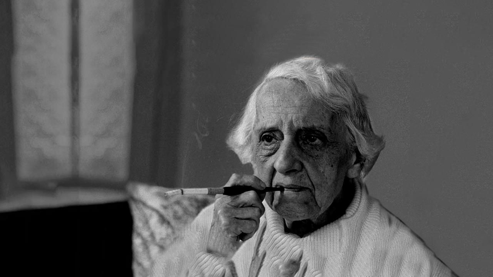 La filósofa veleña María Zambrano, tras su regreso a España desde el exilio.