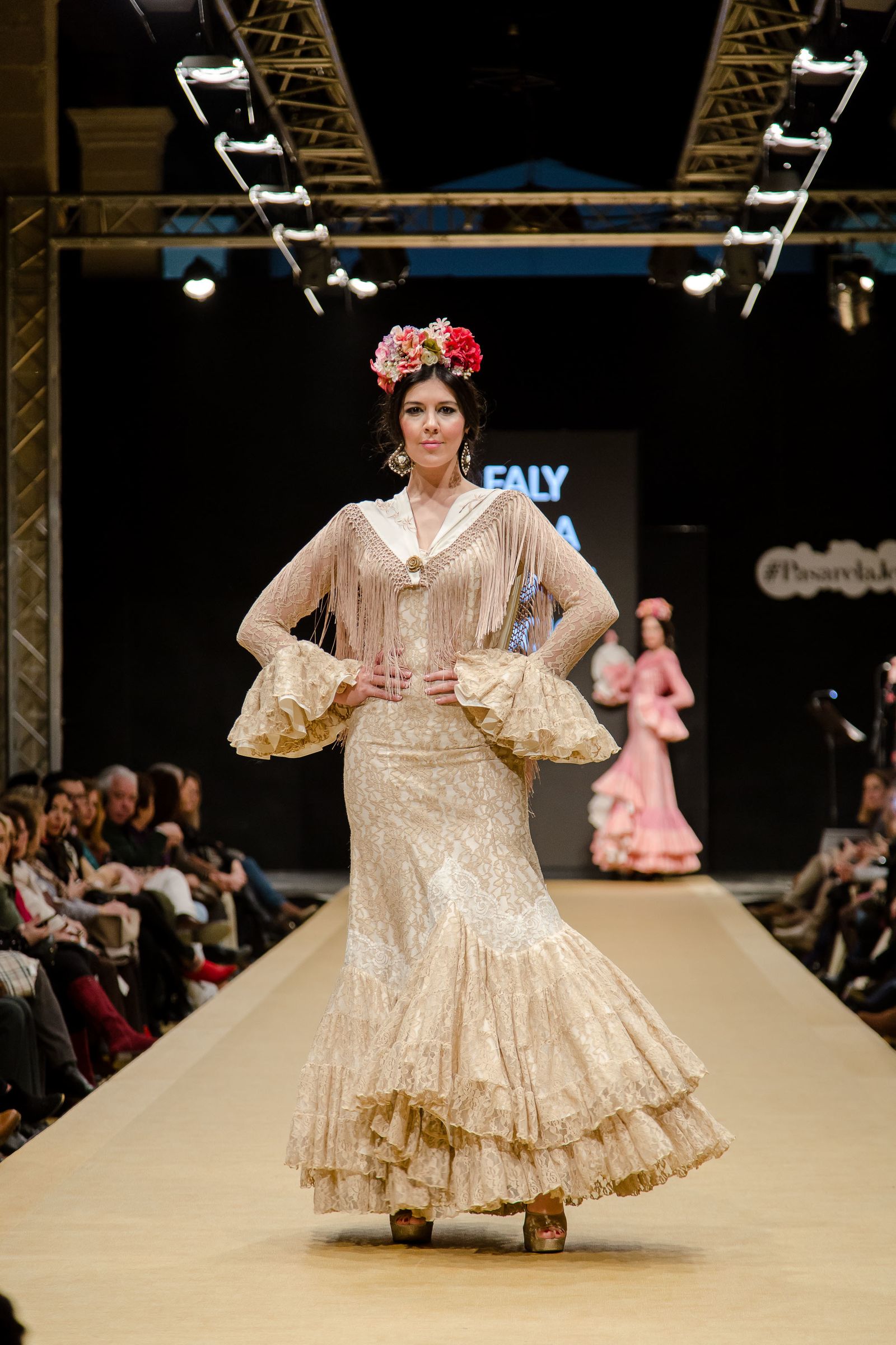 El desfile de Faly, de la Feria al Rocío, de Macarena Beato, en imágenes