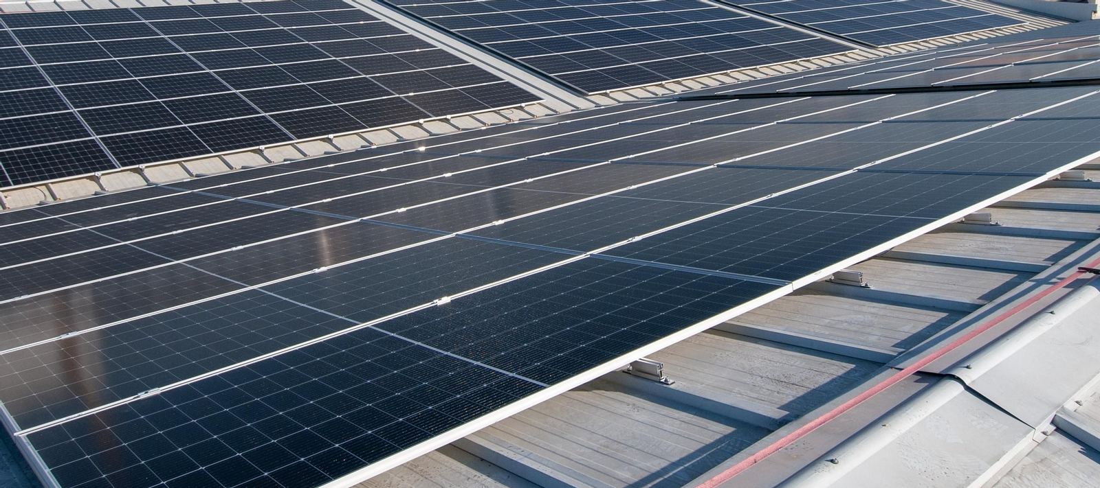 Chiclana estrena Comunidad Solar: vecinos y negocios sin tejado podrán unirse a ella