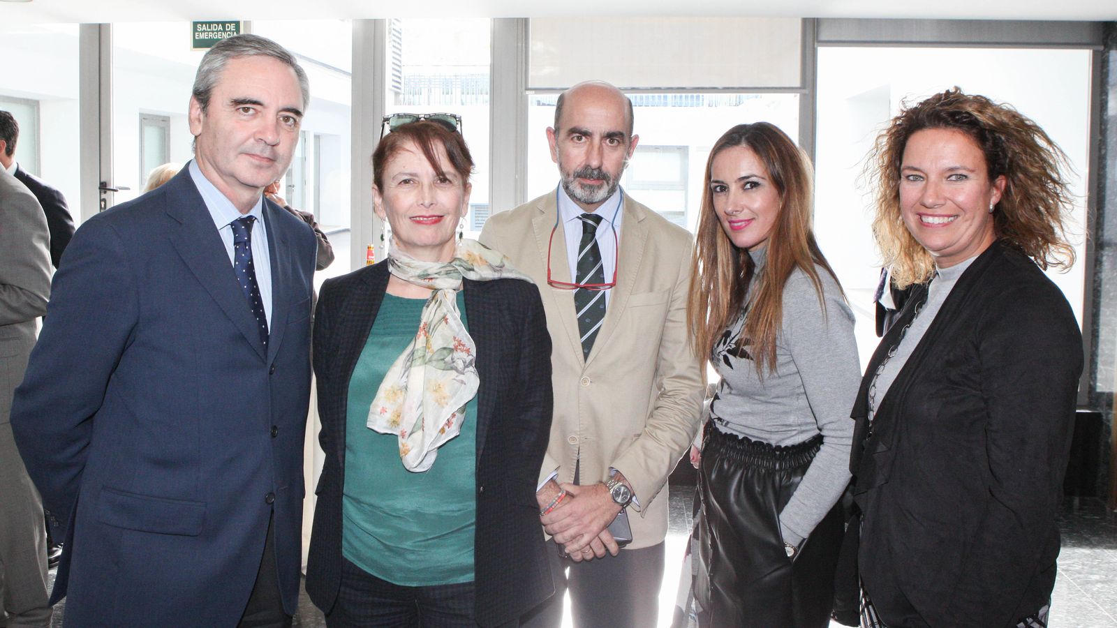 José Ángel Hernández, María José Espinosa; José María Galán, María José Aguilar y Yolanda López, todos cargos de Caixabank en Andalucía.
