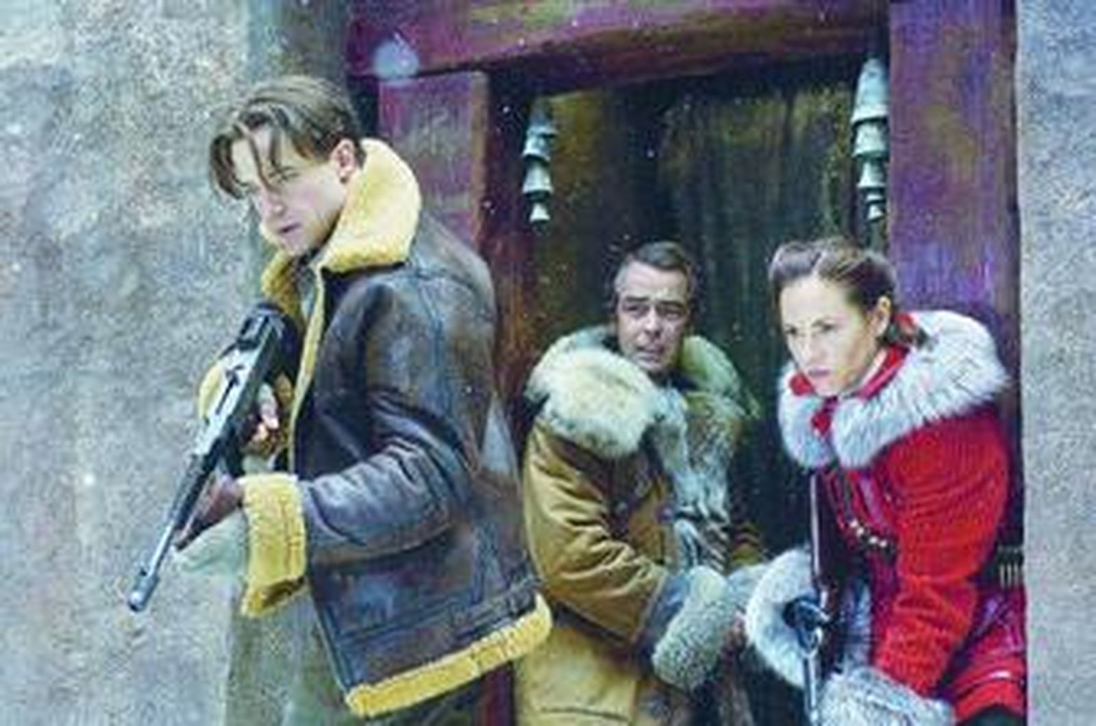 Brendan Fraser, John Hannah y Maria Bello (que sustituye en el reparto a Rachel Weisz) en 'La momia 3'.