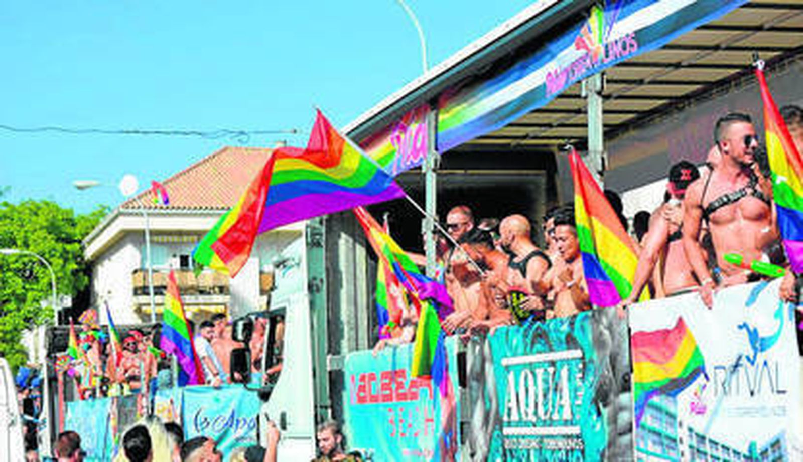Asistentes al Día del Orgullo Gay en Torremolinos.