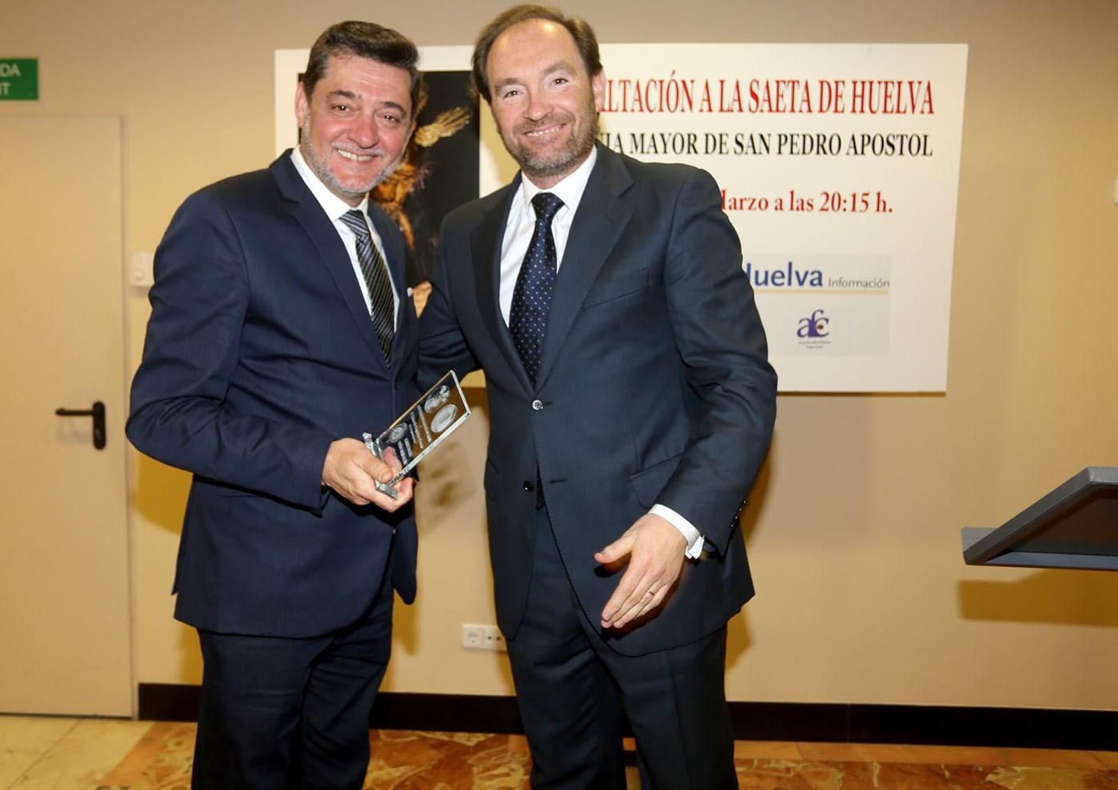 Entrega de recuerdos de la 24ª edición de la Exaltación a la Saeta de Huelva