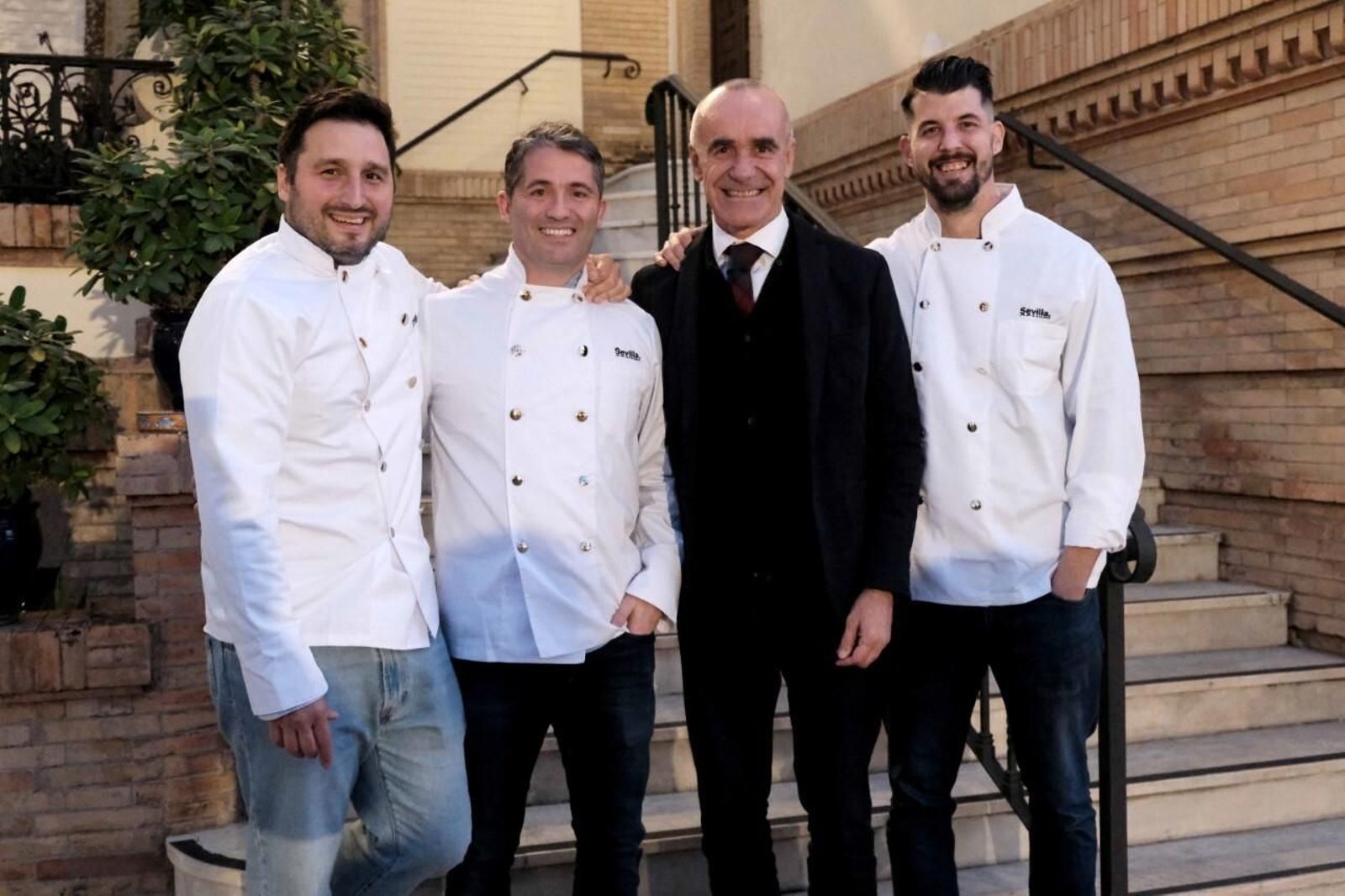 Antonio Muñoz con los tres chefs que representan a Sevilla en Madrid Fusión.