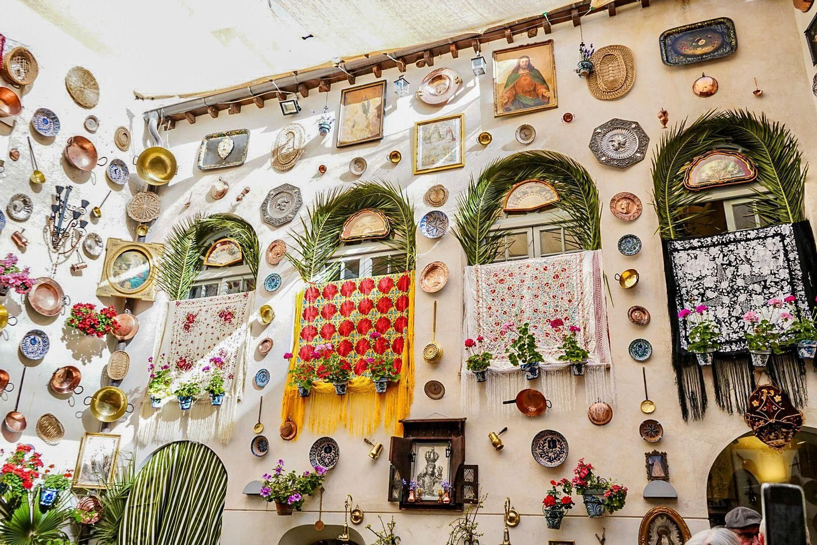 Granada ya vive las Cruces desde el día de antes: las mejores fotos