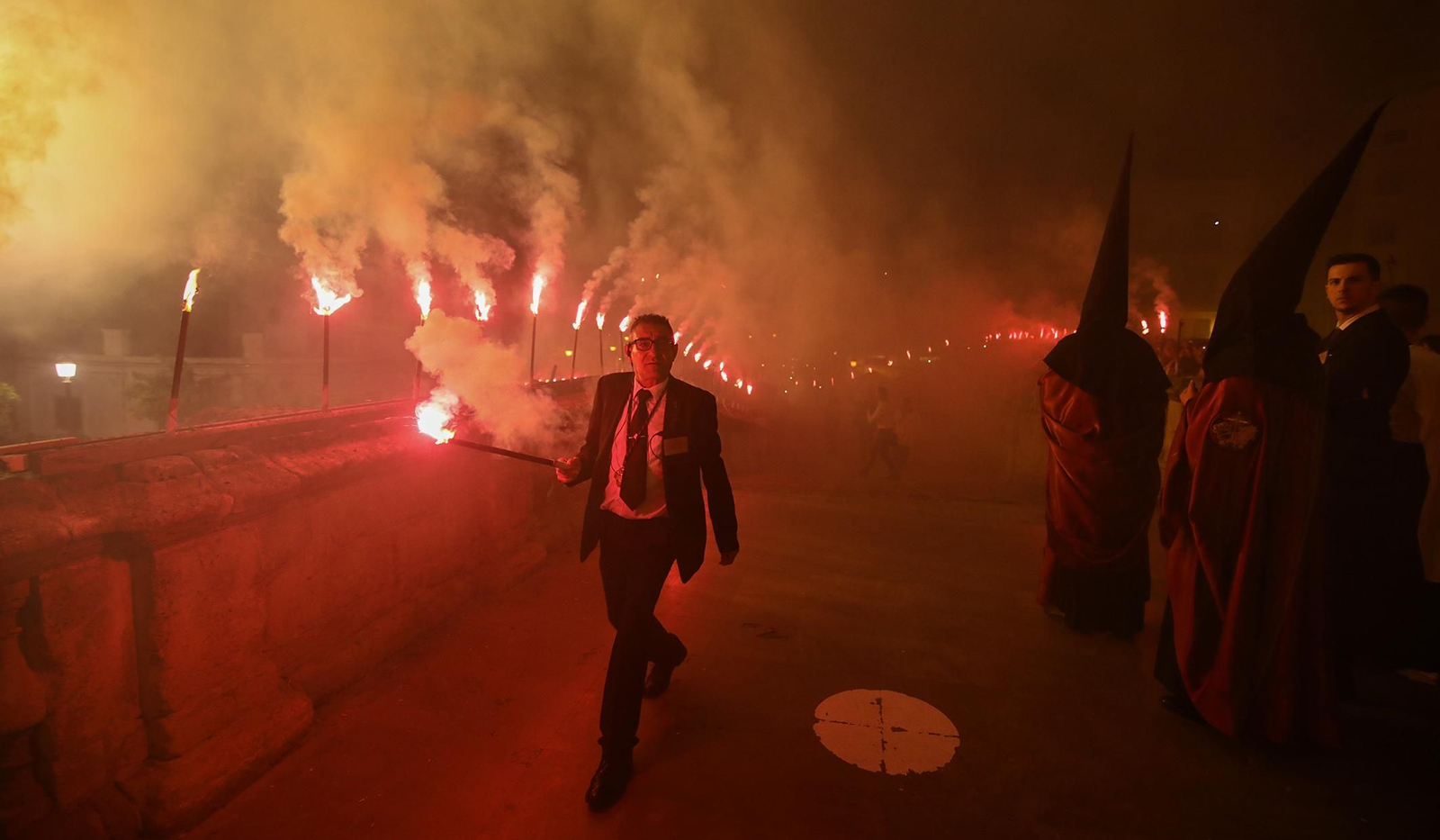 Espectacular recogida de la hermandad de La Viga en la catedral