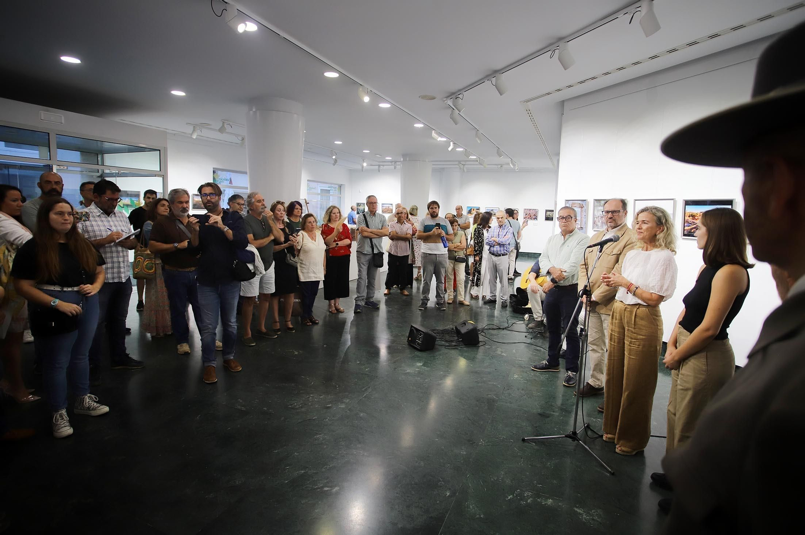 Imágenes de la exposición "Patrimonio de Huelva y Provincia", en el Centro Cultural "José Luis García Palacios" de la Fundación Caja Rural del Sur