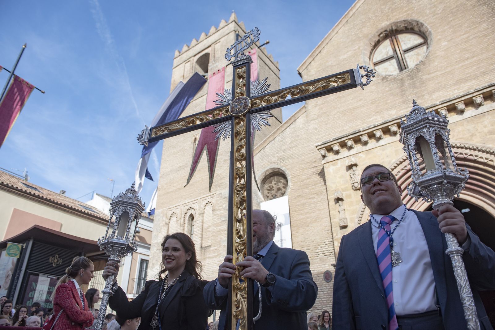 Las imágenes de la salida extraordinaria del Señor de la Resurrección