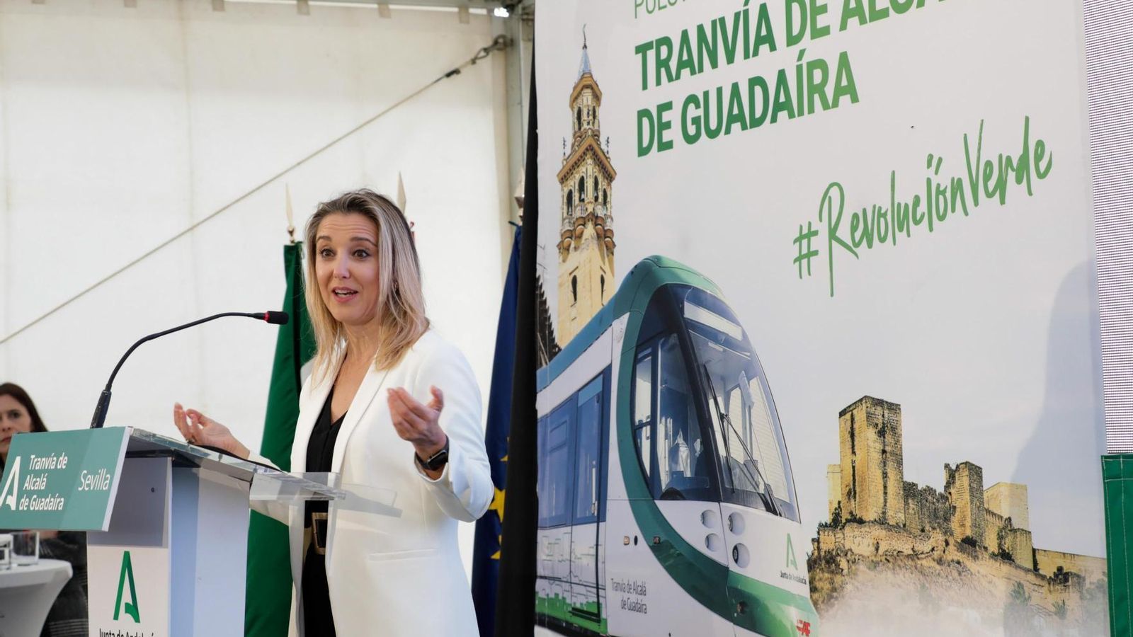 Ana Isabel Jiménez, alcaldesa de Alcalá, en el acto del tranvía.