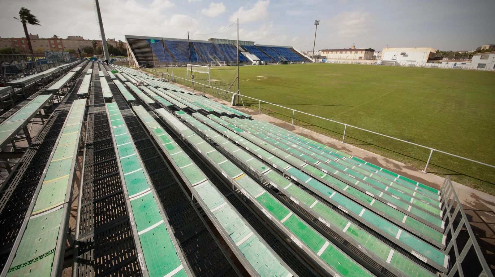 Deportes ha terminado de instalar la grada supletoria este viernes.