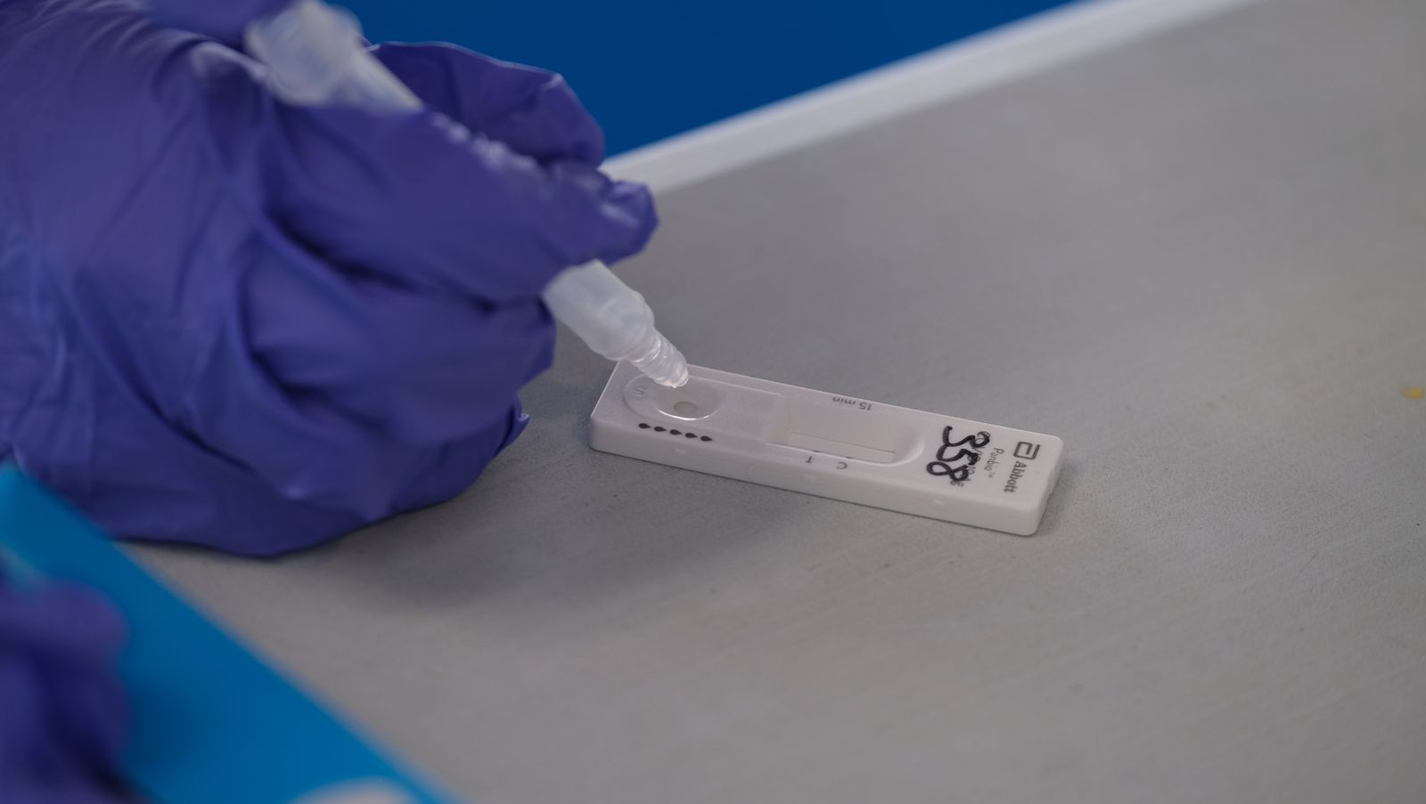 Fotogalería cribado test antígenos COVID-19 en Berja. Almería