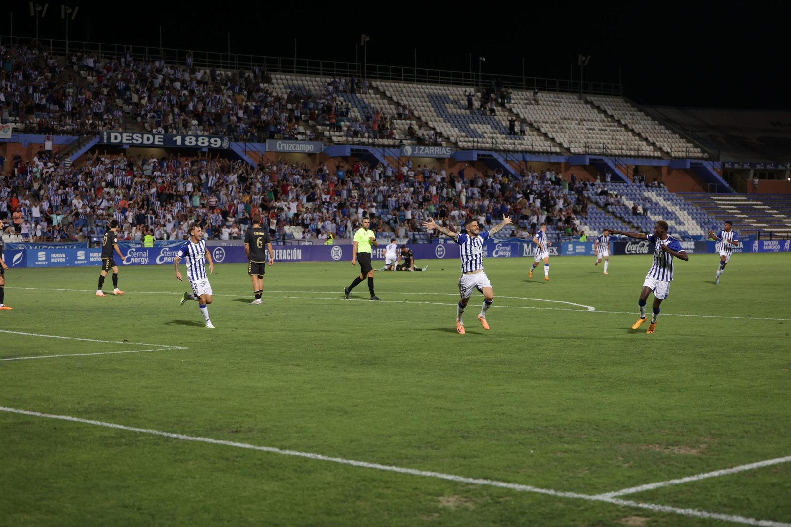 Las imágenes del partido entre el Recreativo de Huelva y el Intercity