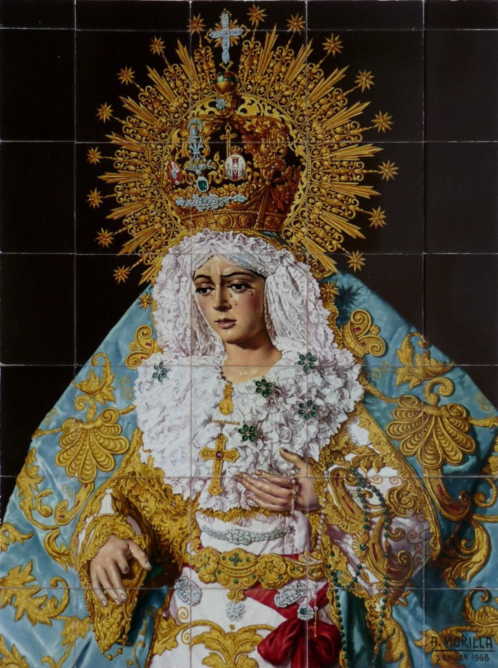 La Virgen de la Esperanza con el original manto de los Cisneros.