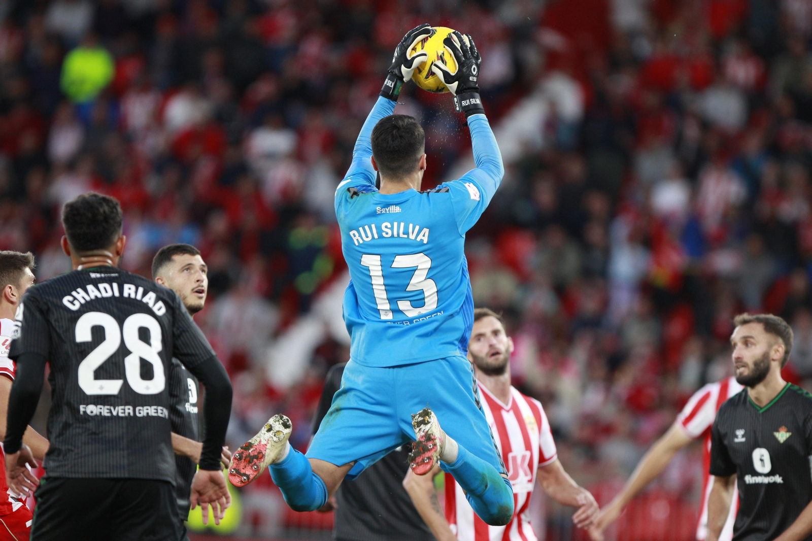 Imágenes del partido de fútbol U.D. Almería-Real Betis Balompié
