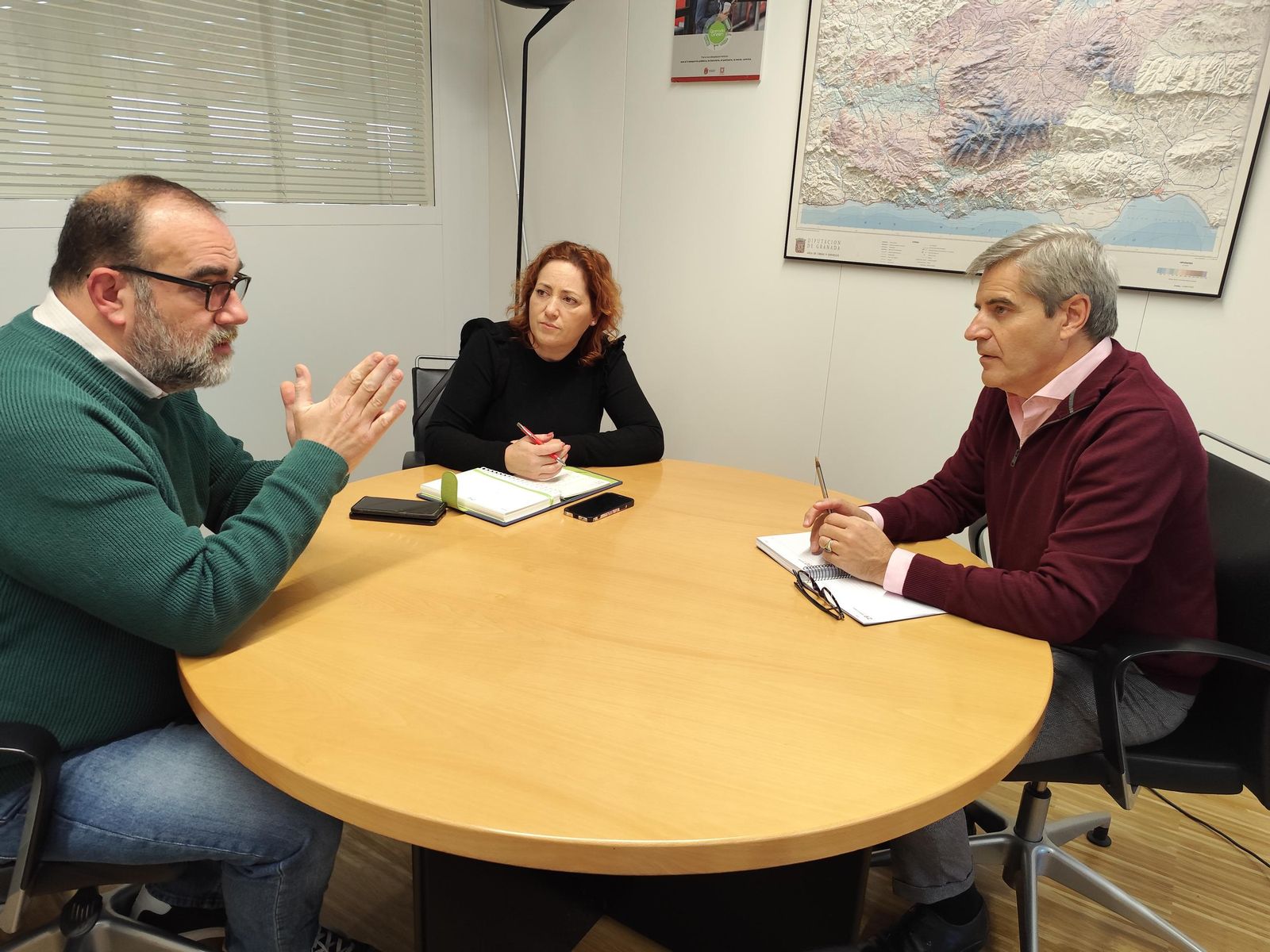 IU reclama el billete único en el transporte público de Granada