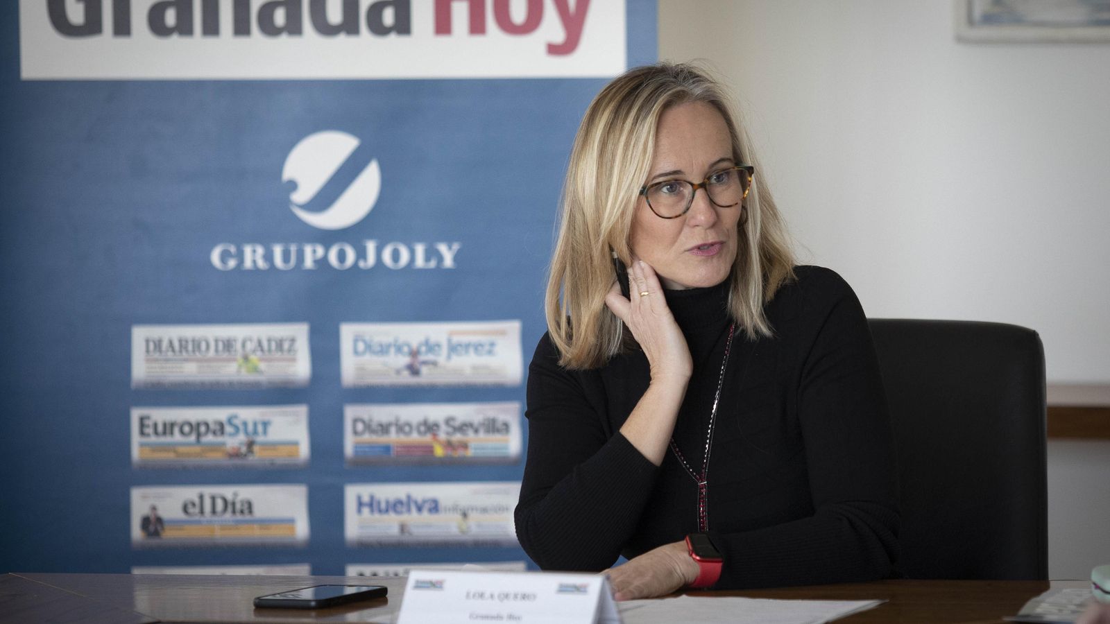 La directora de Granada Hoy, Lola Quero, intervino como moderadora de este encuentro empresarial.